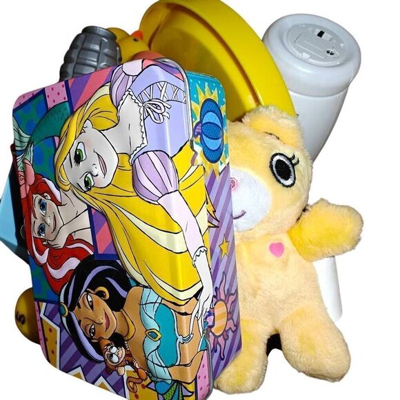 Random Mix 5 Pound Box Of Miscellaneous Toys - Picture 1 of 4